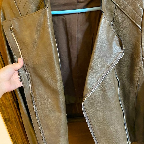 Leather Jacket - Picture 5 of 5